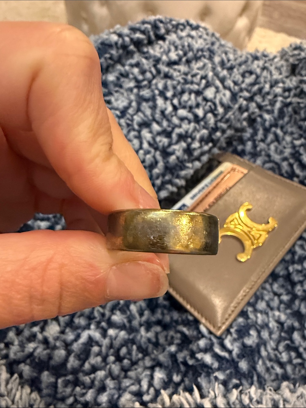 Gold Oura Ring - Gen 4 - Picture 3 of 4